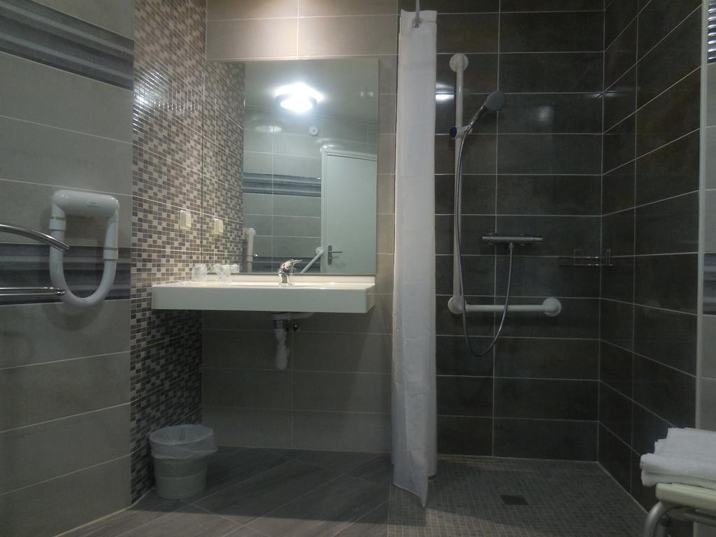 Au Relais De L'Oust Hotel Lanouée Room photo